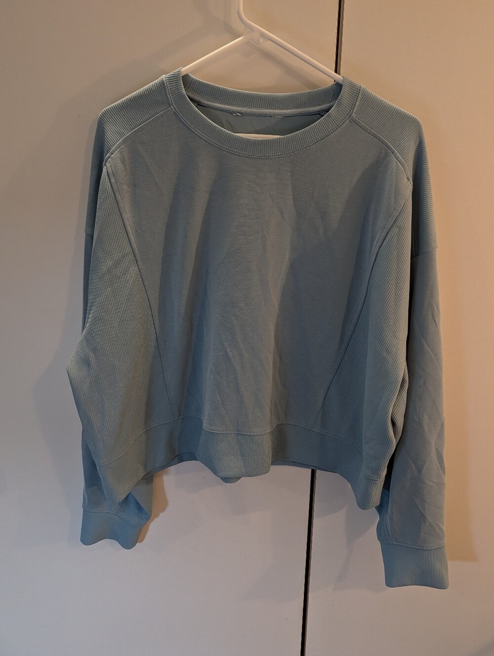 Athleta Woman's XL Sky Blue Relaxed Crewneck Sweatshirt